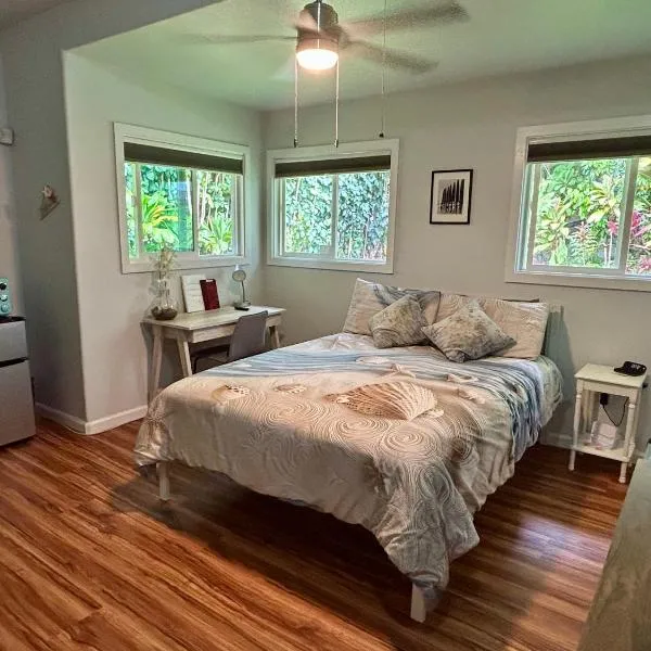 Private Studio in Hakalau, Hawaii，位于哈卡劳的酒店
