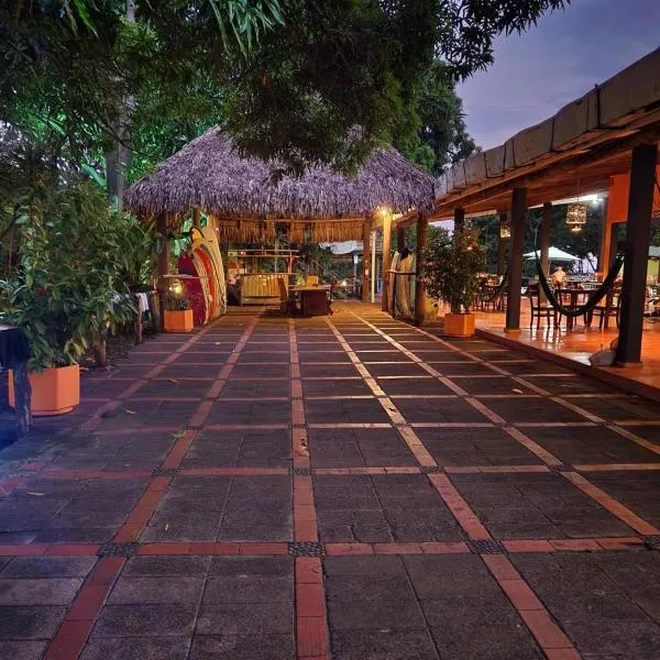 Atlakamani Surf，位于Chirilagua的酒店