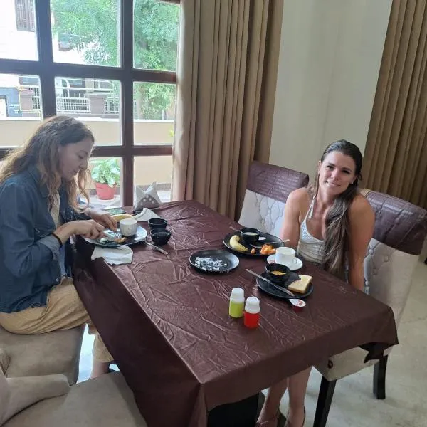 The Taj Vista Agra -walking distance to Taj Mahal，位于阿格拉的酒店