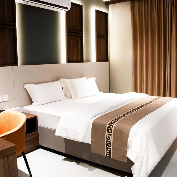 Jarzez Hotel Apartments Al Hail，位于锡卜的酒店