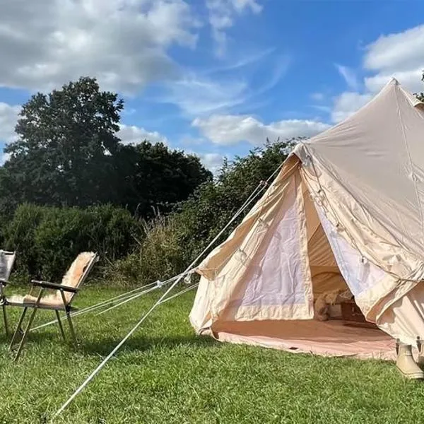 Bell Tent 4m and 7m Fossewold Cotswold Camping，位于莫顿因马什的酒店