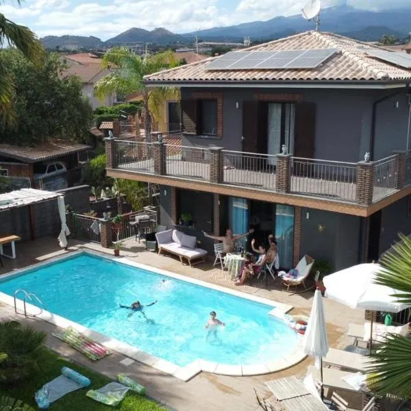 Etna Pool Villa Catania-Sea view，位于马斯卡卢恰的酒店