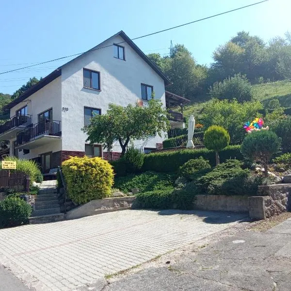 Ubytovanie Sklené Teplice，位于斯科林特普利采的酒店