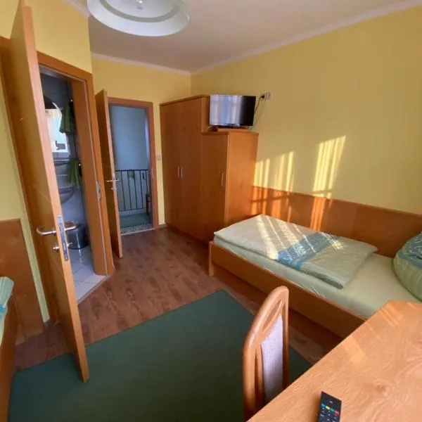 Gästehaus zwei Einzelbetten Nähe Krems an der Donau，位于Lengenfeld的酒店