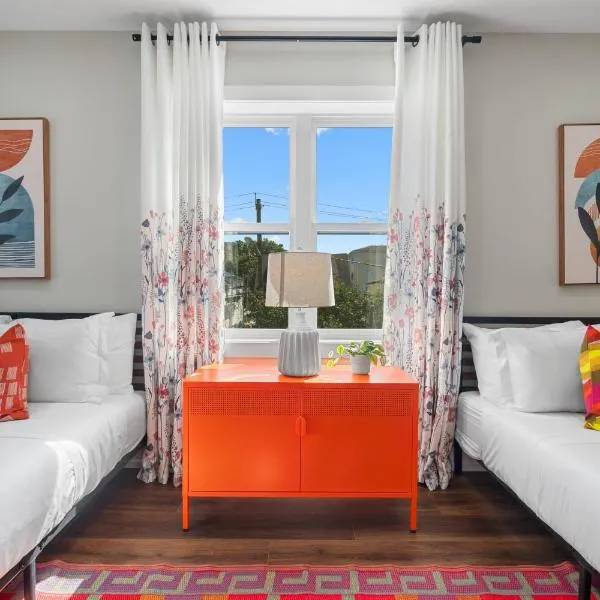 Family Suite - Free Parking - Near NYC & Shops at Main Street，位于北卑尔根的酒店