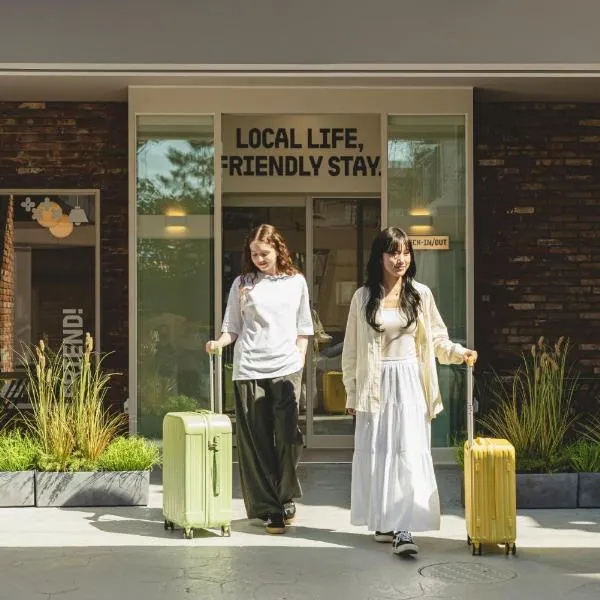 Sinchon Local Friends Hotel，位于首尔的酒店