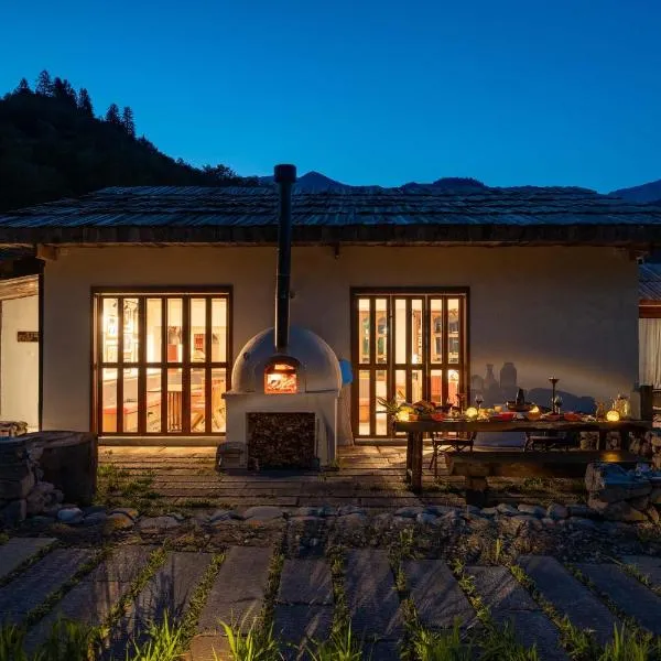 Jiuzhaigou Valley Abluzi B&B-Free shuttle service to Jiuzhaigou Scenic Area，位于九寨沟的酒店