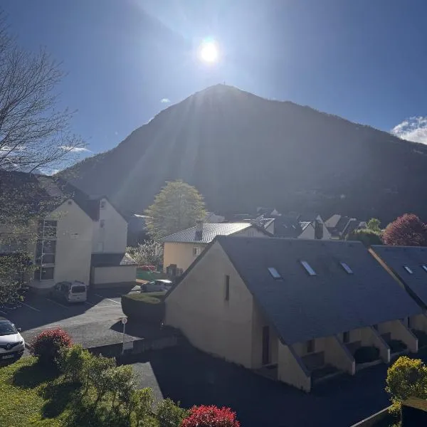 Charmant T2 cœur village vue Pyrénées，位于圣拉里苏朗的酒店