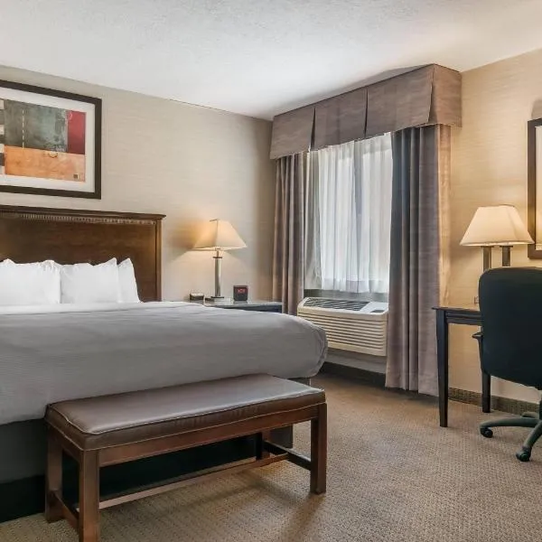 旅馆及套房品质酒店，位于Ceresco的酒店