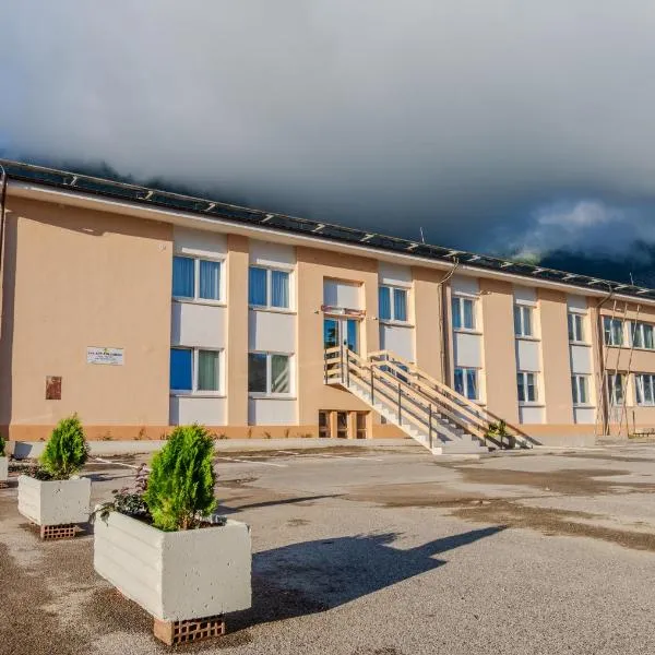 Prenočišča AUTUR，位于托尔明的酒店