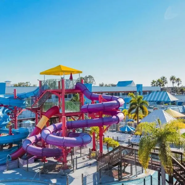 Ramada by Wyndham Flamingo Water Park，位于基西米的酒店