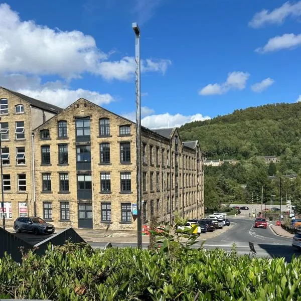 Stylish apartment in Halifax，位于哈利法克斯的酒店