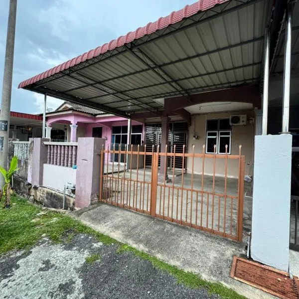 D Anggun Homestay，位于Kampung Gurun的酒店
