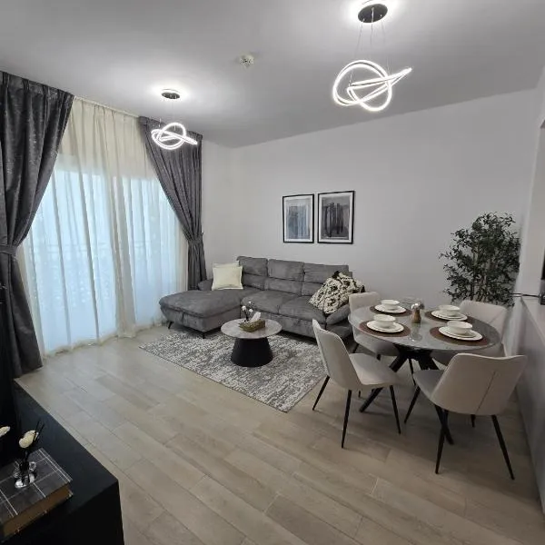 2bhk Canal View near Ferrari World and Sea World，位于阿布扎比的酒店