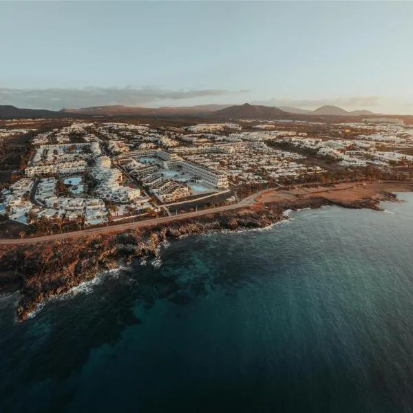 Radisson Blu Resort, Lanzarote Adults Only，位于科斯塔特吉塞的酒店