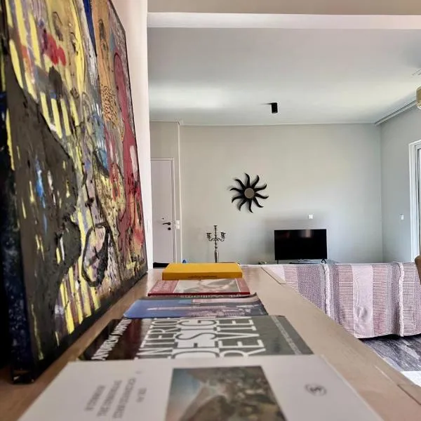 Home by Goutos Luxury Living，位于埃尔米奥尼的酒店