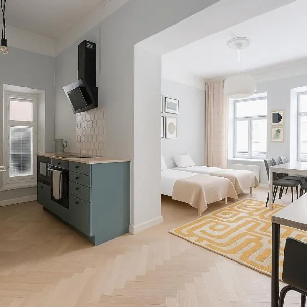 Spacious Flat in Historical Building in Central Area，位于赫尔辛基的酒店