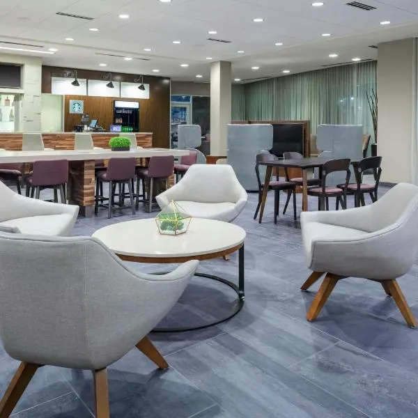 Courtyard by Marriott St. Louis West County，位于圣路易斯的酒店