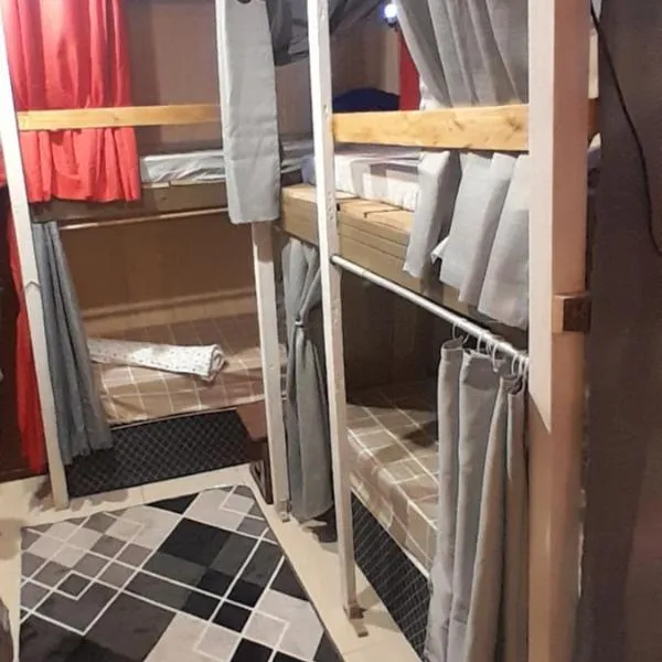 Fagundes Hostel 2 Itaipuaçu，位于马里卡的酒店