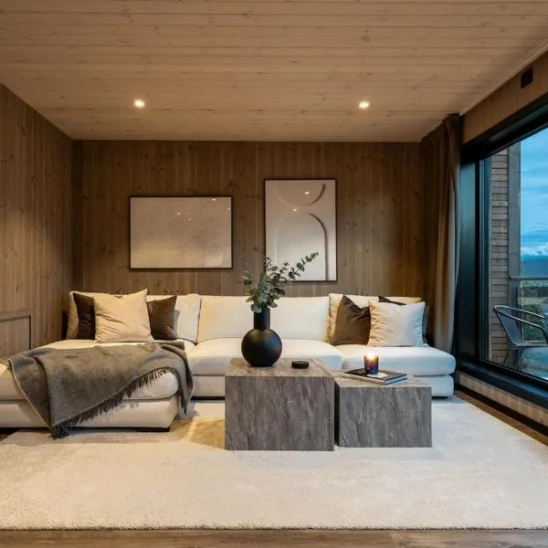 Modern and luxurious cottage at MALANGEN resort，位于Kjerrvika的酒店