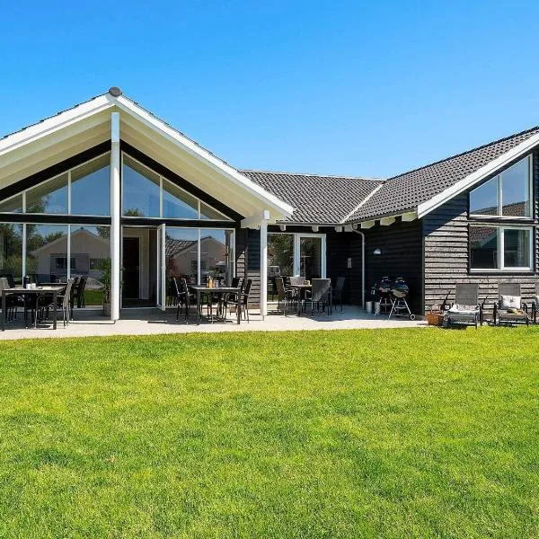 16 person holiday home in Hasselberg，位于卡珀尔恩的酒店