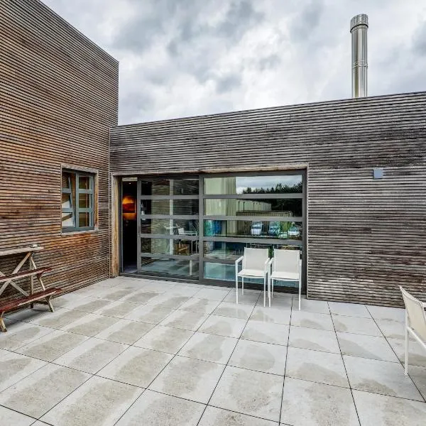 Apartment in Weelde with swimming pool，位于Weelde的酒店