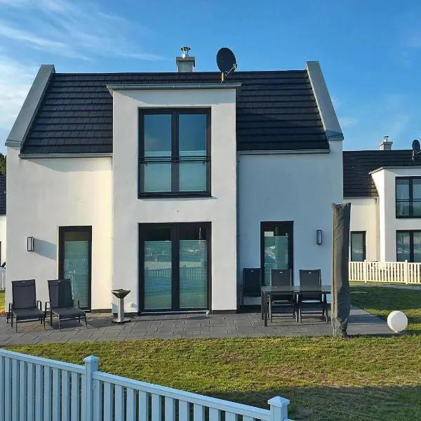 Ferienhaus am Yachthafen in Peenemuende，位于佩讷明德的酒店