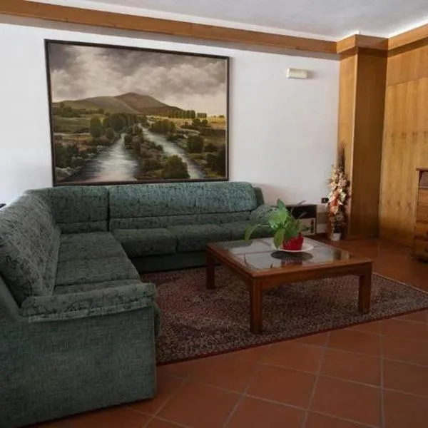 Hotel Mediavalle，位于加利安奴的酒店