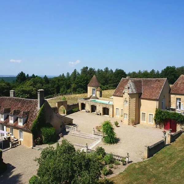 Mansion in Meaulne with Private Pool，位于Meaulne的酒店