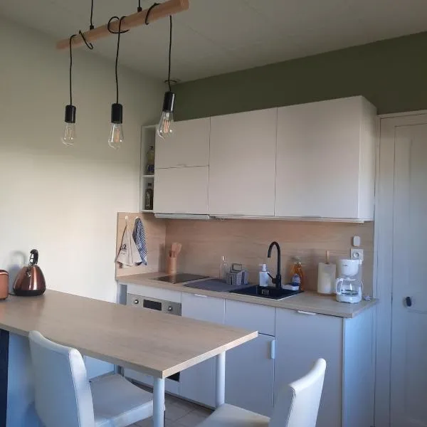 Maisonnette au bord du Sierroz，位于艾克斯莱班的酒店