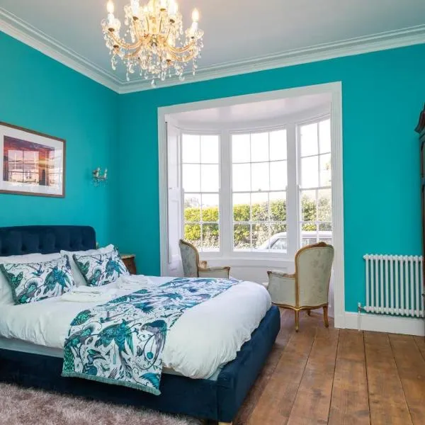 Luxury 2 Bedroom Georgian home, garden, Beach access, 6 guests，位于博格诺里吉斯的酒店