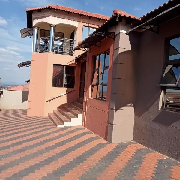 Tawana Guesthouse，位于勒斯滕堡的酒店