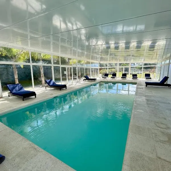 Skyblue Apart Hotel Punta Colorada，位于皮里亚波利斯的酒店