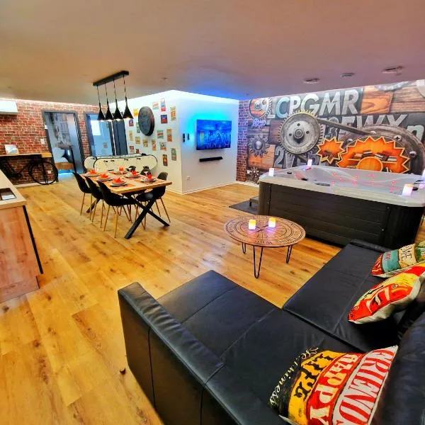 LOFT & SPA-6 Pers-Jacuzzi-Parking-Jardin-Clim-Colmar，位于Muntzenheim的酒店