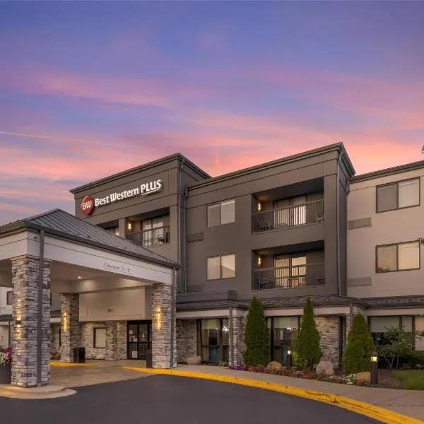 Best Western Plus Elgin - Chicago，位于西邓迪的酒店
