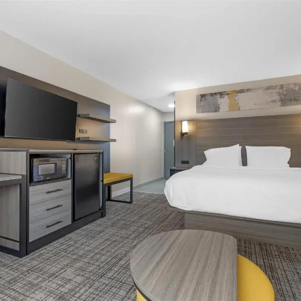 Best Western Plus Elgin - Chicago，位于西邓迪的酒店