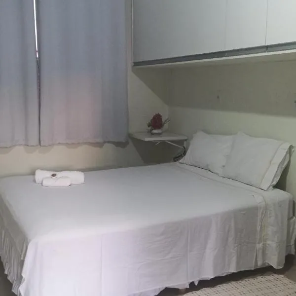 Pousada santos 1, kitnet confortável com ar condicionado，位于隆德里纳的酒店