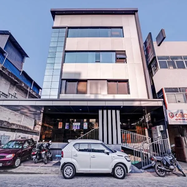 Super Townhouse Edasserys Sea Pearl，位于埃尔讷古勒姆的酒店