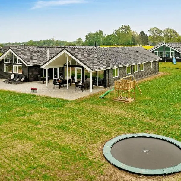 18 person holiday home in Bogense，位于博恩瑟的酒店
