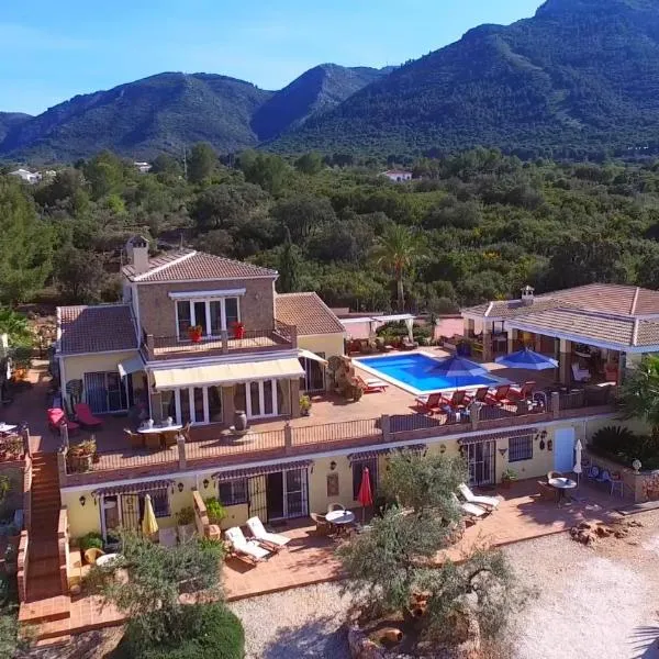 芬卡索瑞萨住宿加早餐旅馆，位于阿尔豪林格朗德的酒店