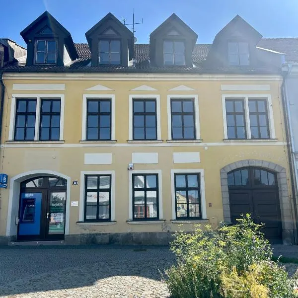 Dům na náměstí，位于新比斯特日采的酒店