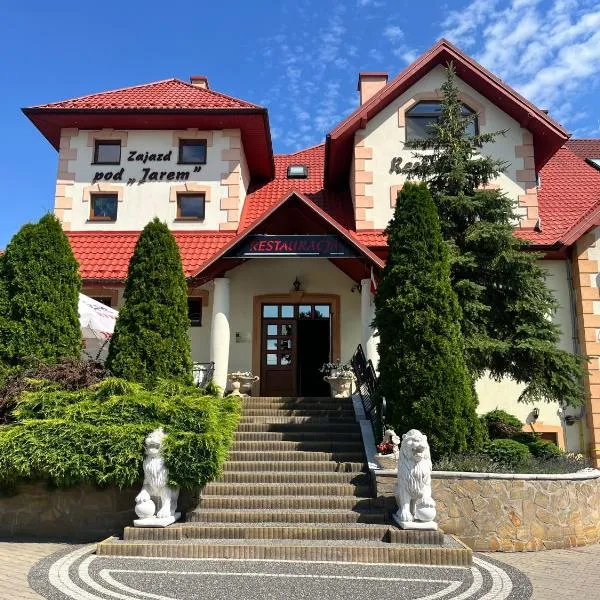 Zajazd pod Jarem，位于巴托夫的酒店