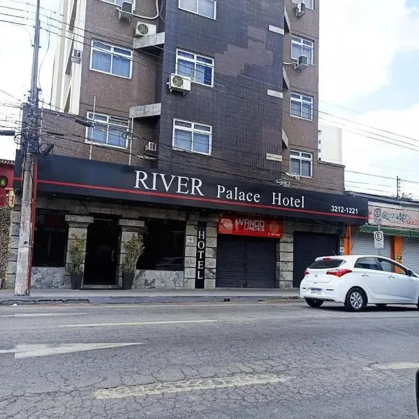 River Palace Hotel，位于迪维诺波利斯的酒店