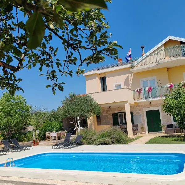 Šimun&Jakov，位于Drinovci的酒店