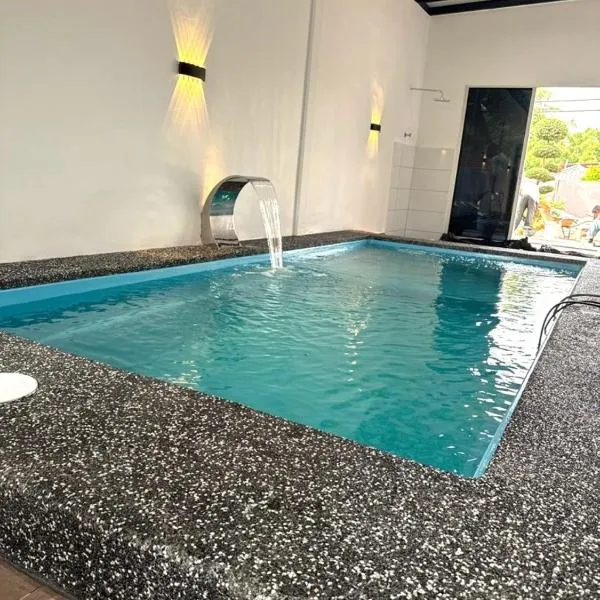 SwimmingPool-Villa-Seremban-Spacious-up to 22paxs 舒适宽敞泳池别墅，位于芙蓉的酒店