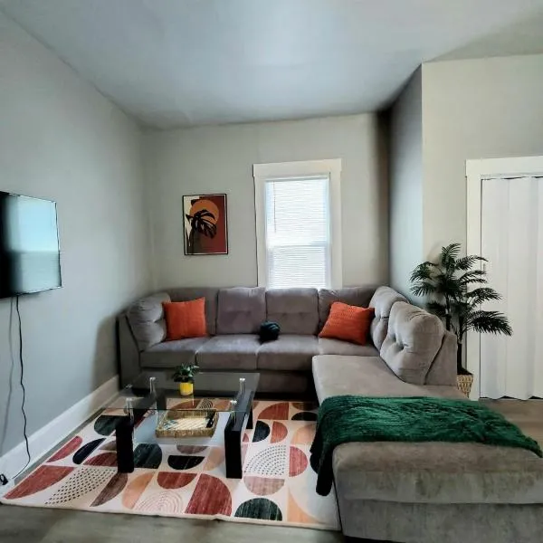 Cozy 2BR, Near Top attractions，位于卡温顿的酒店