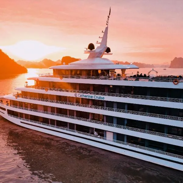 Catherine Cruises Ha Long Bay，位于下龙湾的酒店