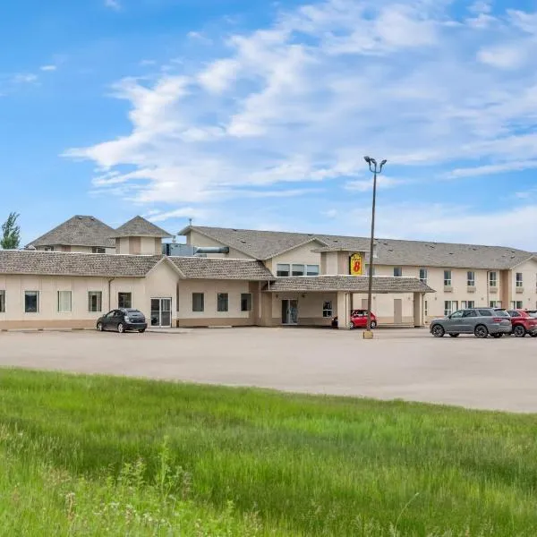 草甸湖速8酒店，位于Meadow Lake的酒店