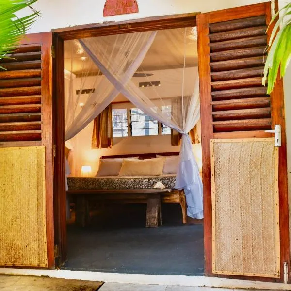 Salty's Kitesurf Village，位于基利菲的酒店