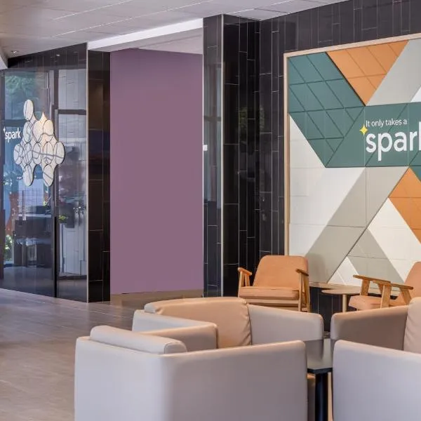 Spark by Hilton Lyon Park Saone，位于里昂的酒店